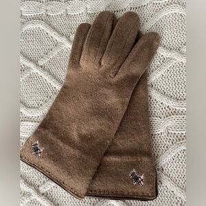 Camel Wool Gloves w Burberry classic plaid Scottish terrier